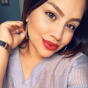 Meet your Posher, Cecily